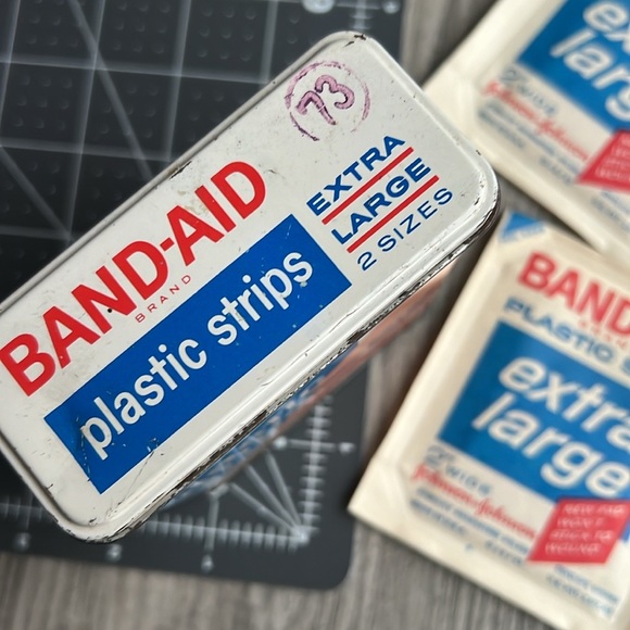 Vintage Band-Aid container metal Johnson & Johnson - Picture 6 of 9